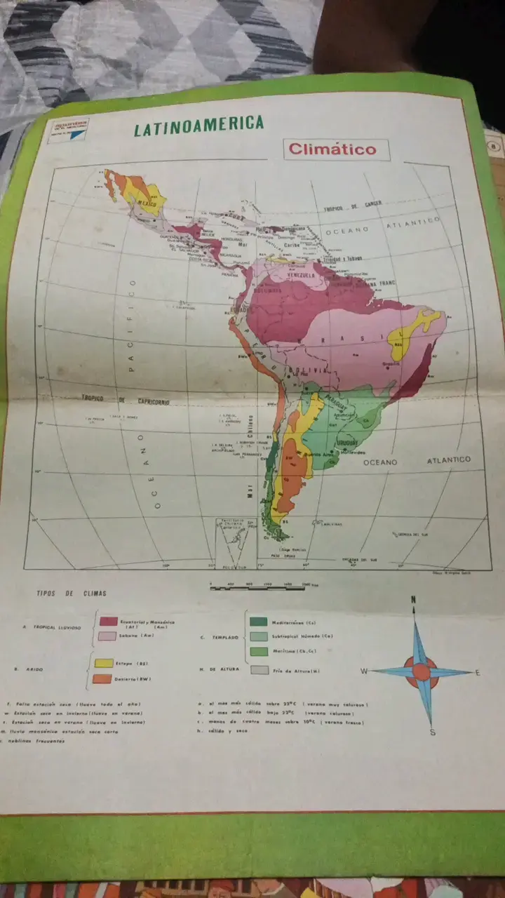 Atlas educativo con mapas y cronología histórica - 1