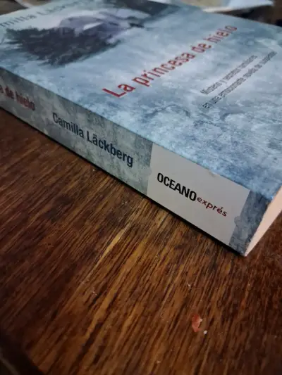 Libro 'La princesa de hielo' de Camilla Läckberg - miniatura 4