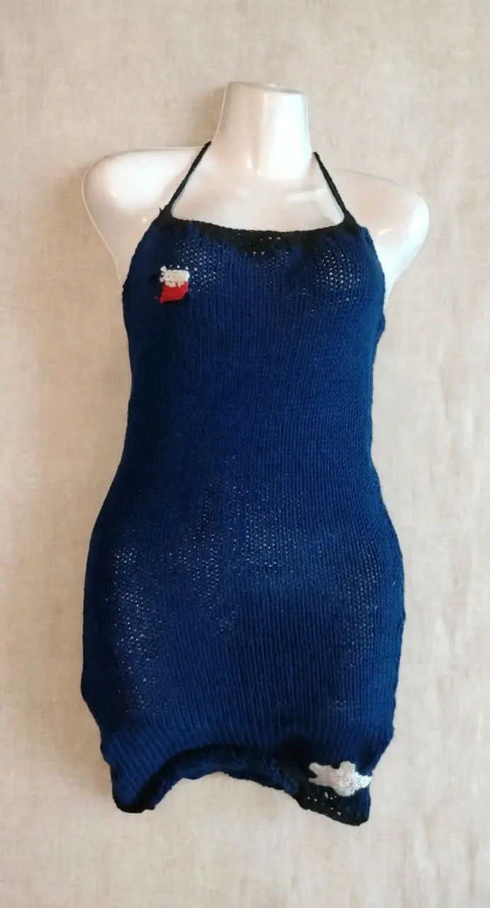 Vestido playero azul con diseño tejido - 2
