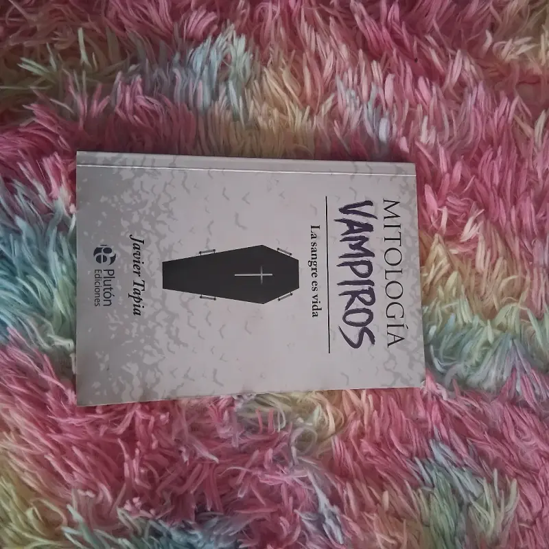 Libro Mitología Vampiros de Javier Tapia