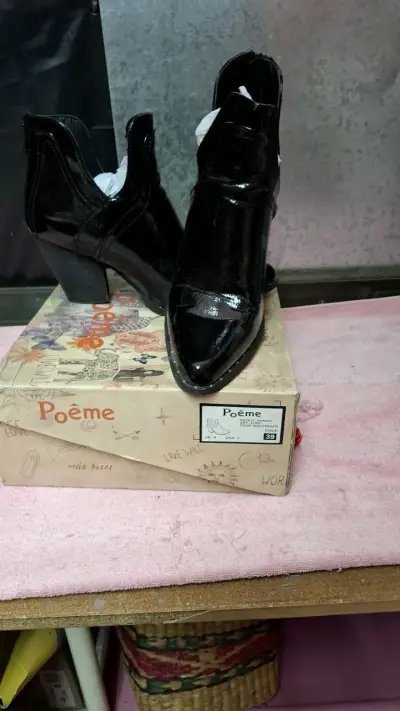 Botines de cuero negro Poême con tacón - miniatura 2
