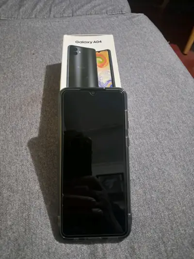 Samsung Galaxy A04 Smartphone en buen estado - miniatura 2
