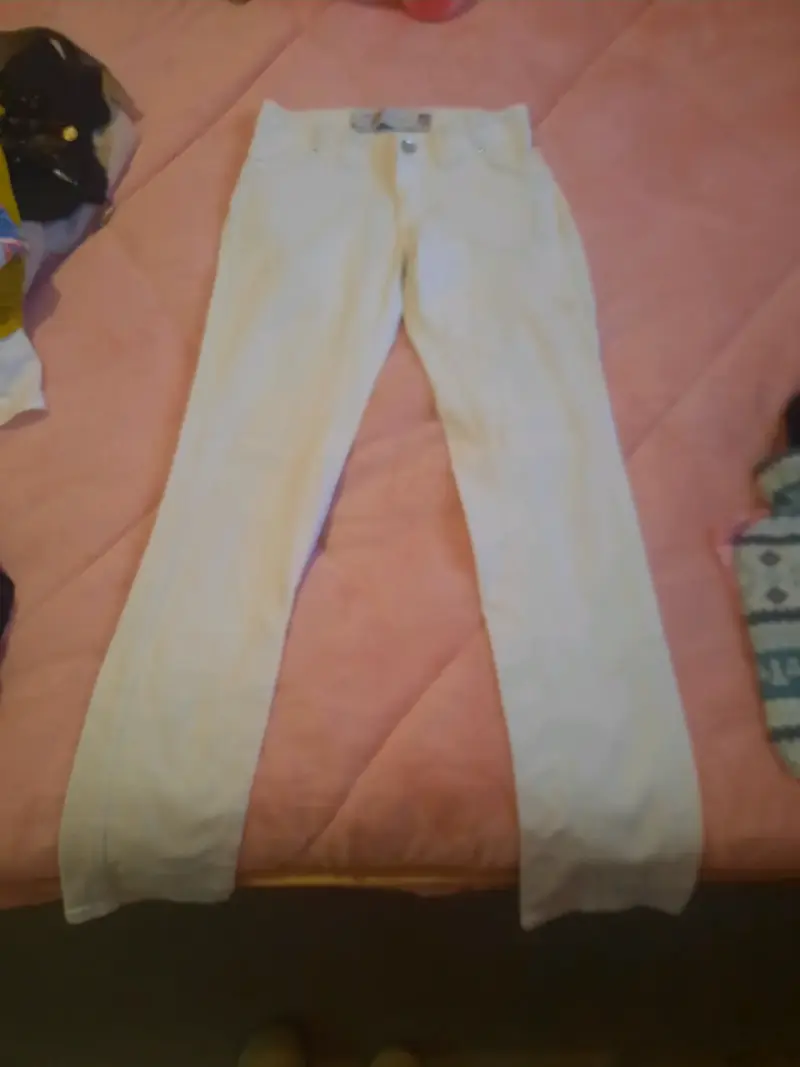 Pantalones blancos de mezclilla para mujer - 1