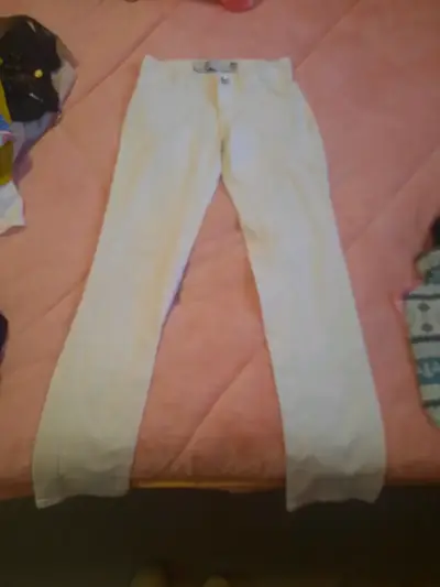 Pantalones blancos de mezclilla para mujer - miniatura 1
