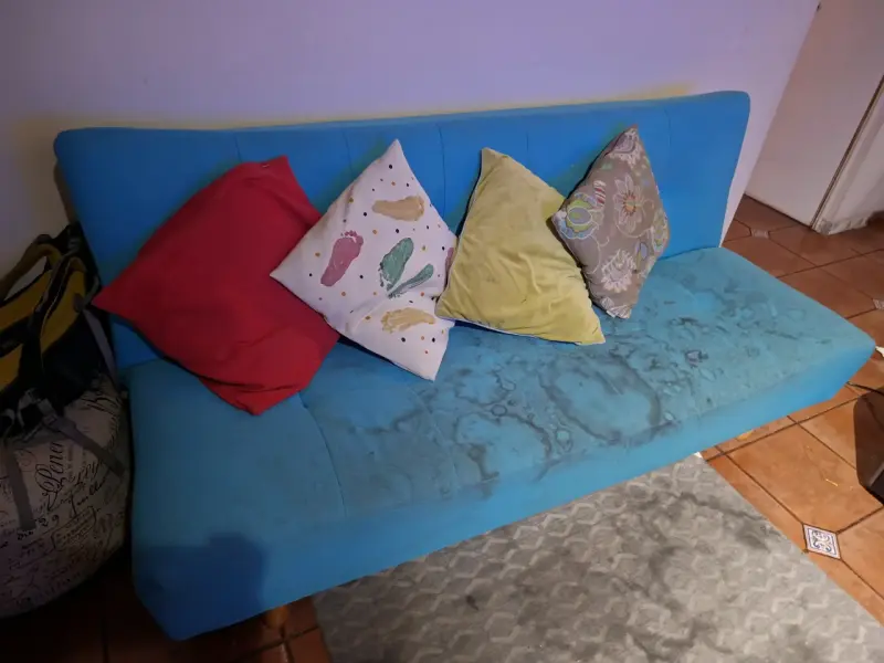 Sofá cama azul - 1