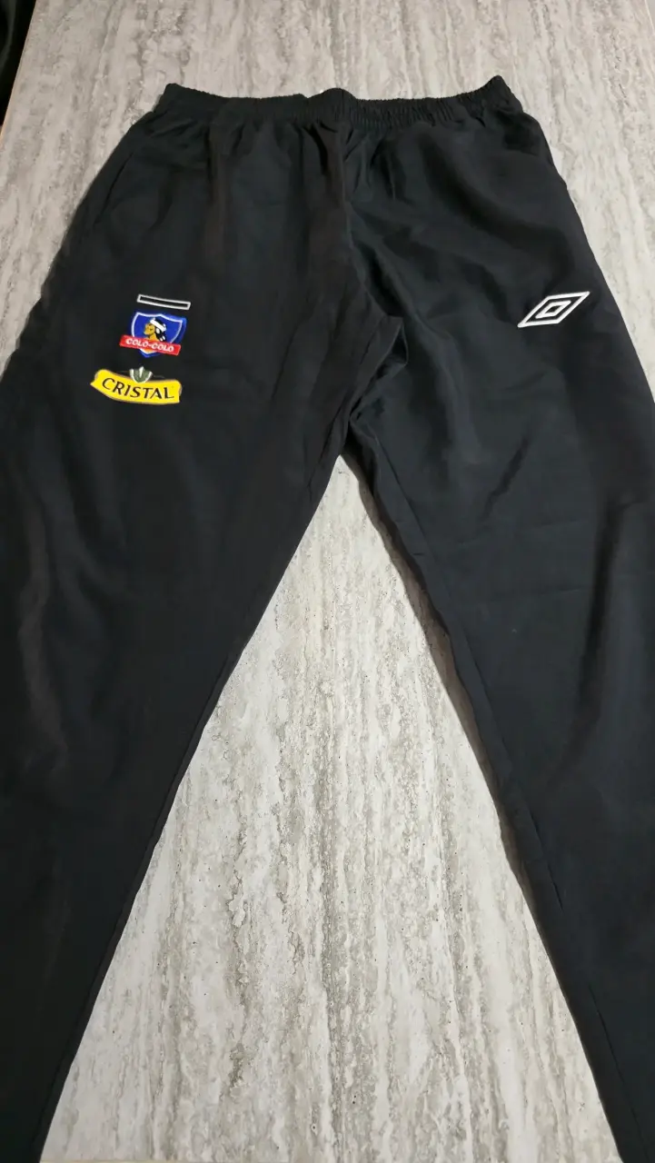 Chaqueta deportiva Colo-Colo Umbro negra - 4