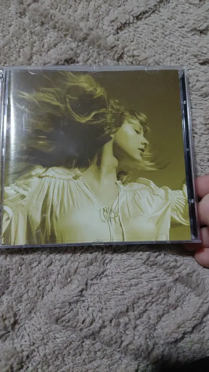 CD Fearless Taylor's Version en buen estado - 1