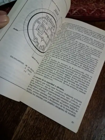 Libro Poder Militar y Energía Atómica de 1981 - miniatura 4