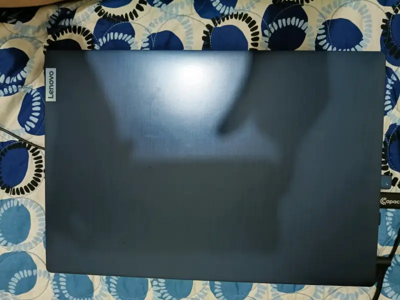 Laptop Lenovo con Windows 11 y 4GB RAM - 4