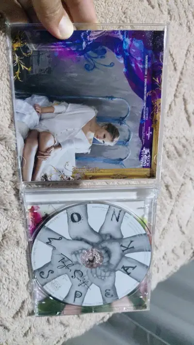 CD Taylor Swift Speak Now en buen estado - miniatura 3