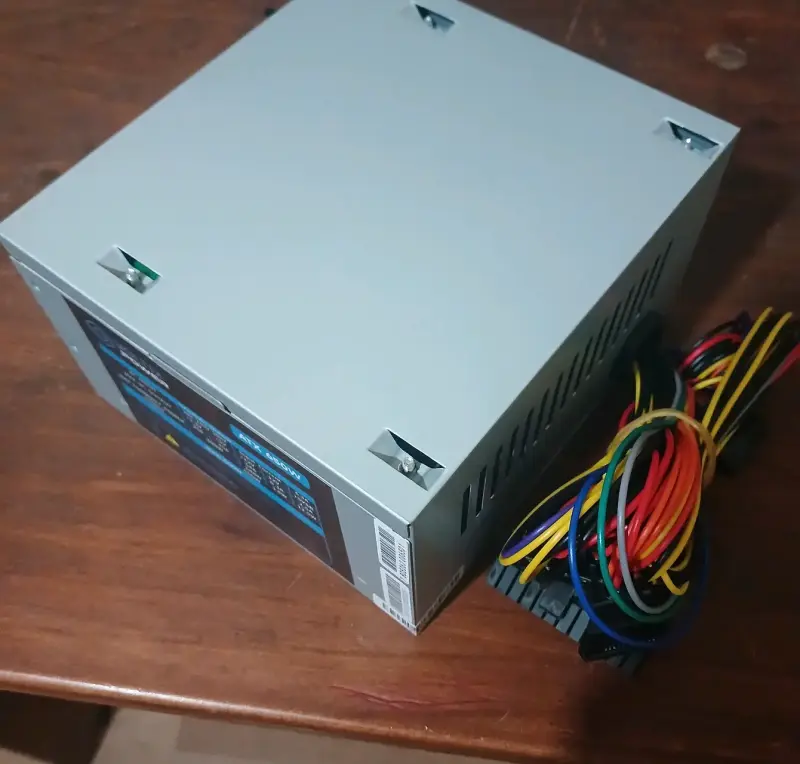 Fuente de Poder Generica 650W Voltix Power - ATX - 2
