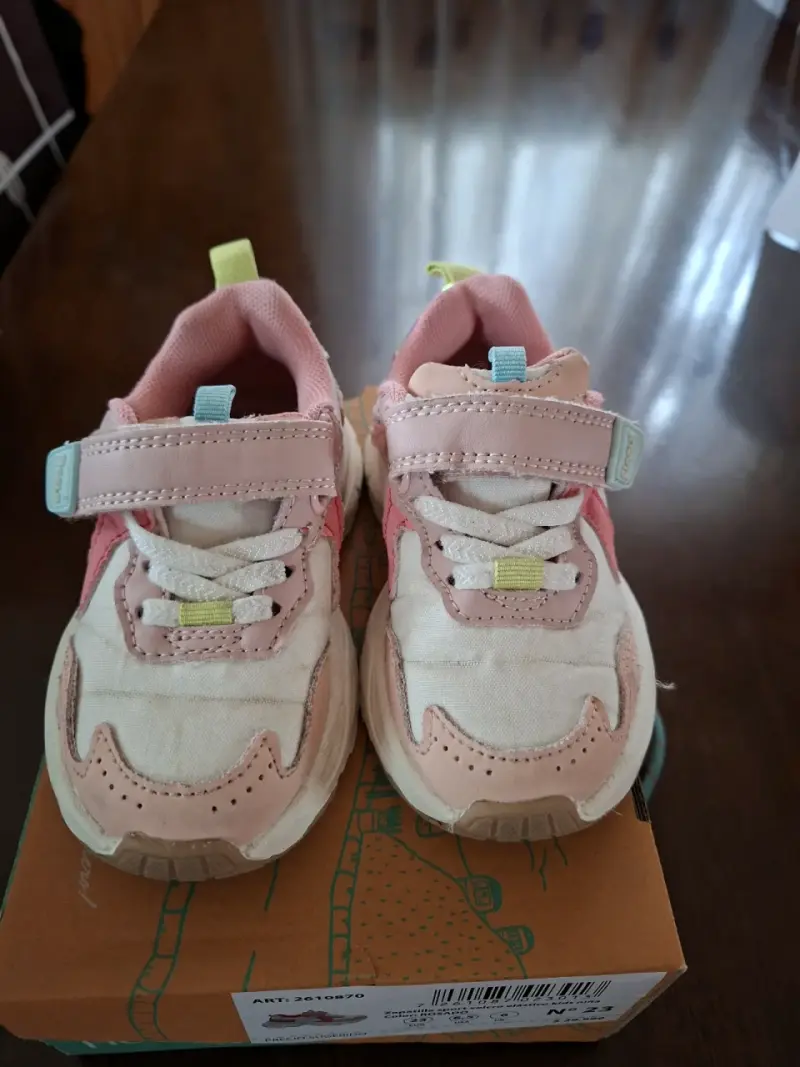 Zapatillas deportivas para niños color rosa - 1