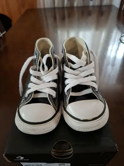Zapatillas Converse Chuck Taylor All Star Hi Negras para Niños - miniatura 3