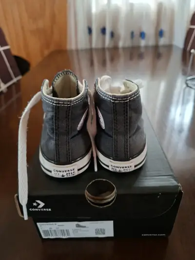 Zapatillas Converse Chuck Taylor All Star Hi Negras para Niños - miniatura 4