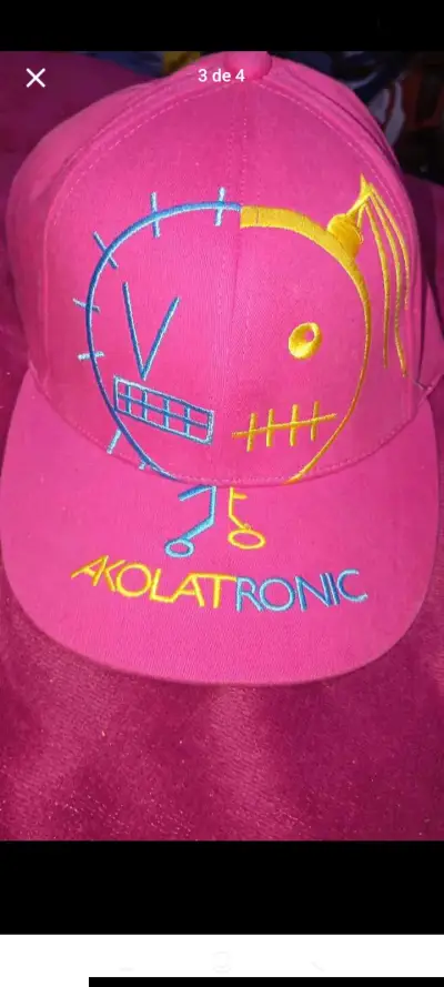 Gorra Akolatronic verde y rosa con diseño bordado - miniatura 3