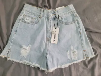 Shorts de mezclilla desgastados Raindoor - miniatura 1
