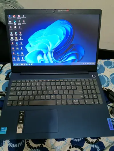 Laptop Lenovo con Windows 11 y 4GB RAM - miniatura 5