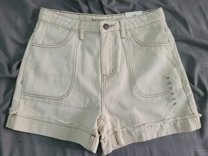 Shorts raindoor de mezclilla beige talla 38 - 1
