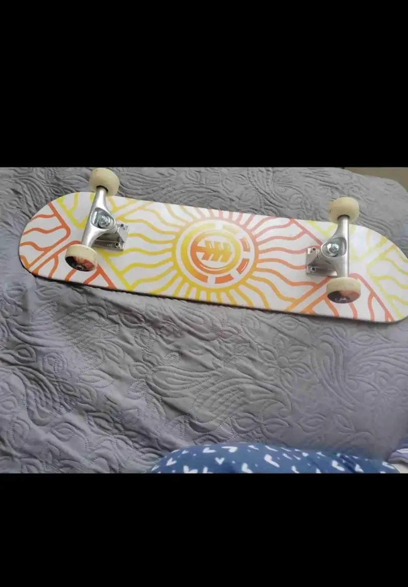 Skateboard nuevo sin uso solo con la lija sucia - 3