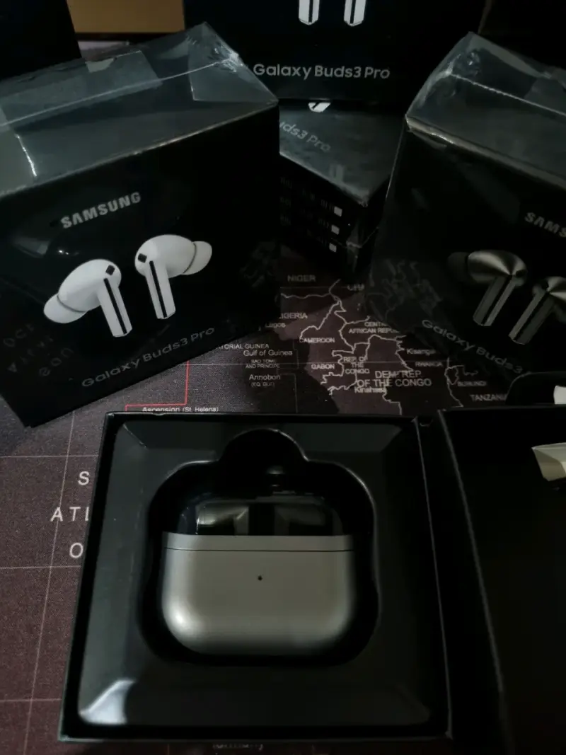 Auriculares Inalámbricos Samsung Galaxy Buds3 Pro - 4