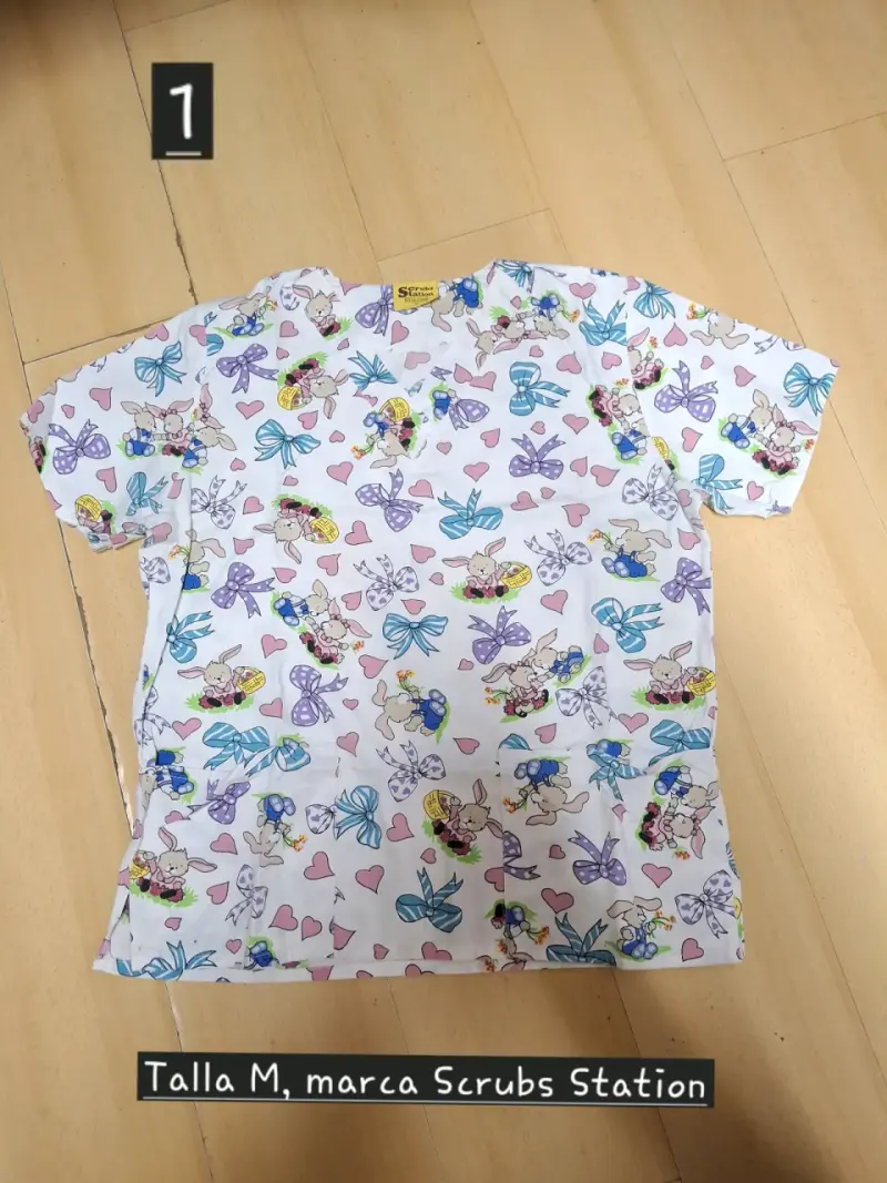 Blusa médica estampada Scrubs Station talla M