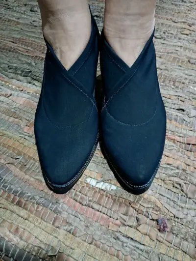 Zapatos de tacón negro para mujer - miniatura 1