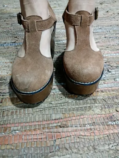 Zapatos de tacón alto de gamuza marrón - miniatura 1