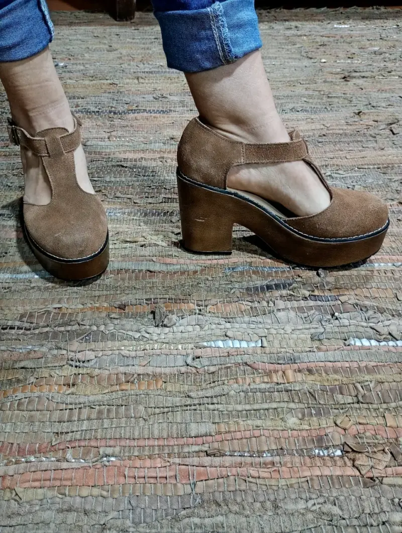 Zapatos de tacón alto de gamuza marrón - 3