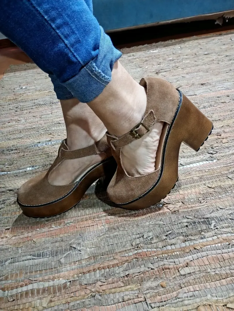 Zapatos de tacón alto de gamuza marrón - 4