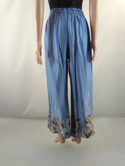 Pantalones anchos de viscosa azul con estampado - miniatura 3