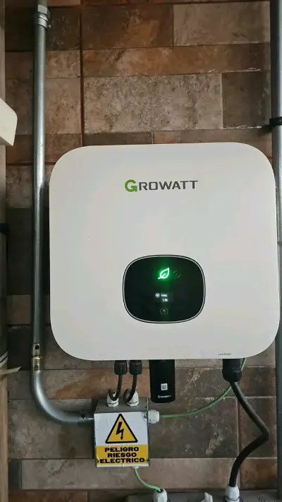 Inversor solar Growatt con pantalla LED - miniatura 1