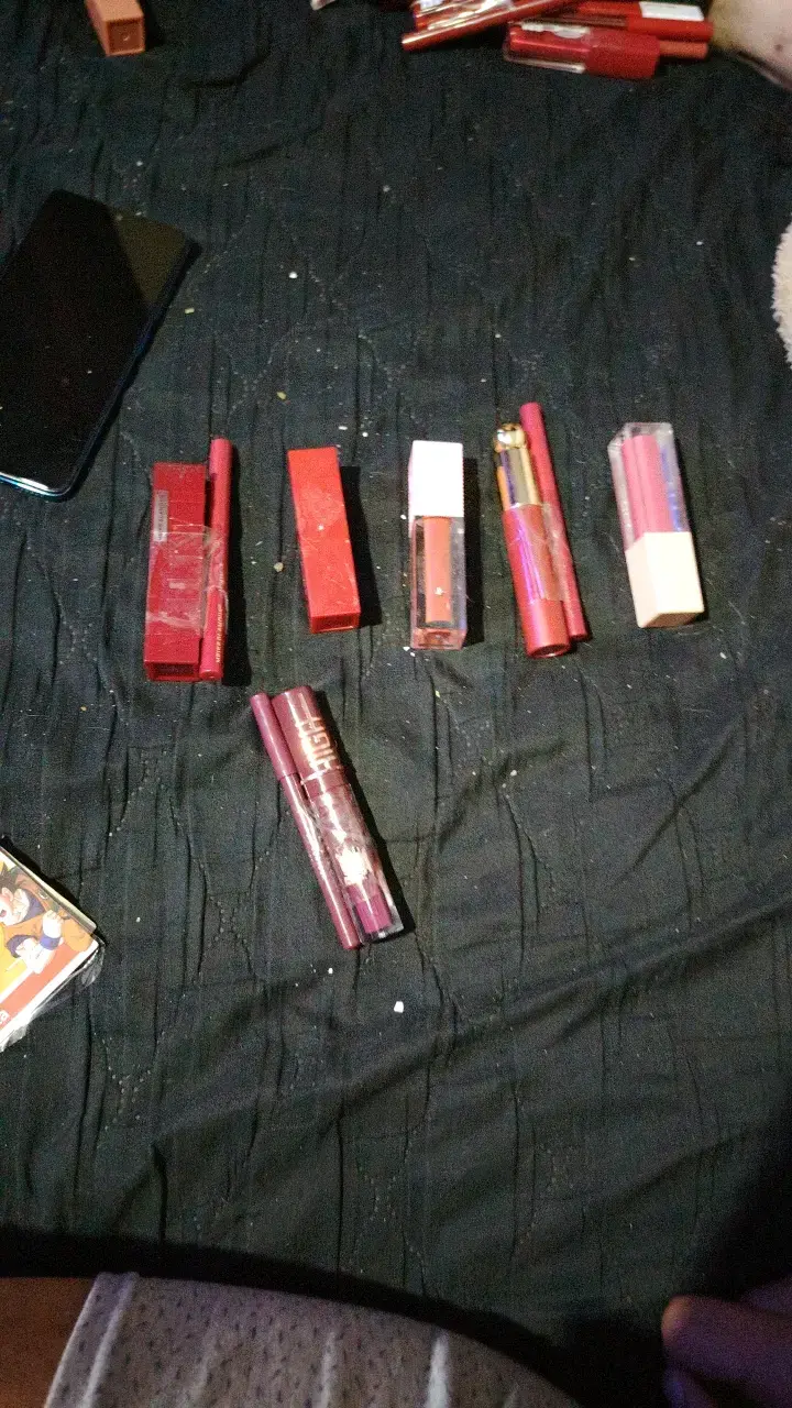 Set de labiales variados en tonos rojos - 2