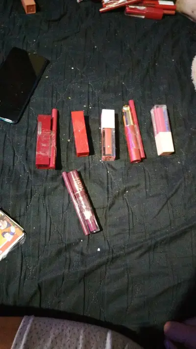 Set de labiales variados en tonos rojos - miniatura 2