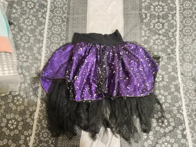 Falda de disfraz morada con estrellas y lunas - miniatura 1