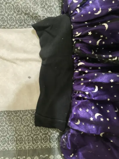 Falda de disfraz morada con estrellas y lunas - miniatura 5