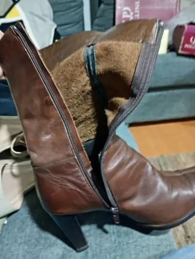Botas de cuero marrón Pollini con tacón - miniatura 5