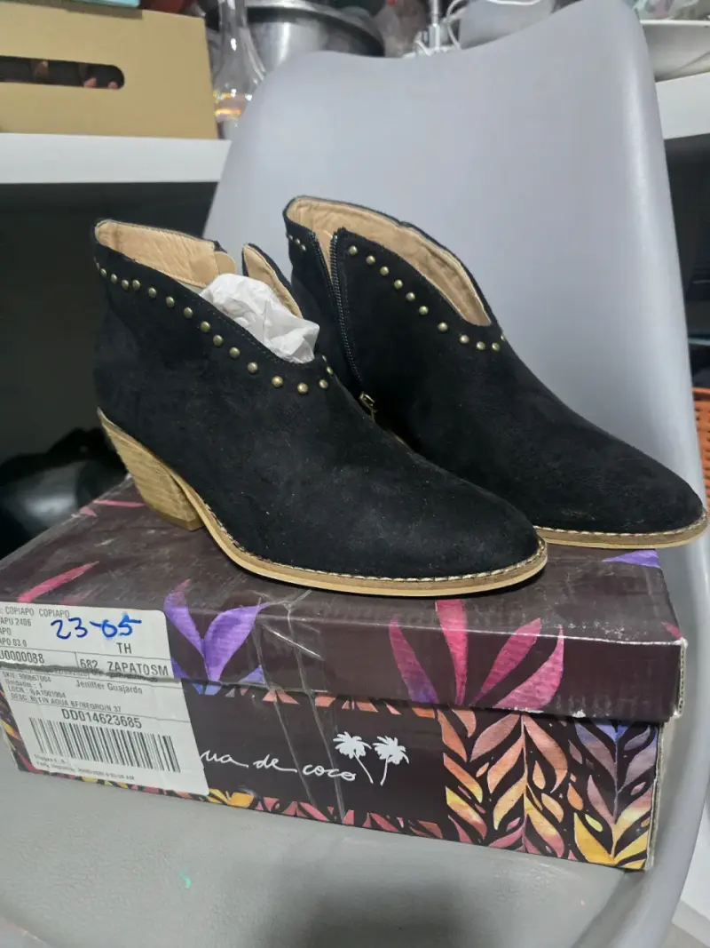 Botines de gamuza negra con tacón bajo - 3