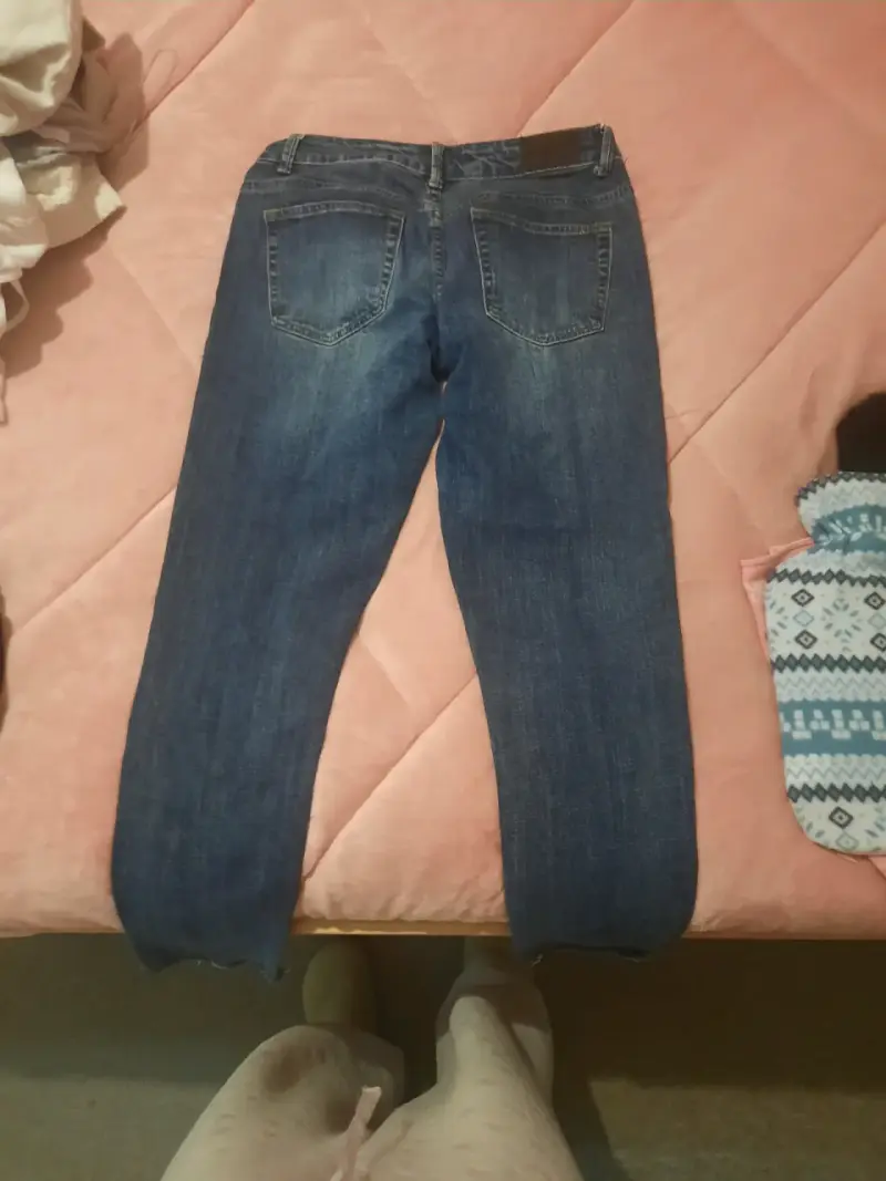 Jeans de mujer con diseño desgastado - 2