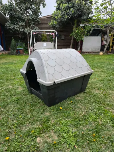 Casa de perro plástica resistente para exterior - miniatura 2