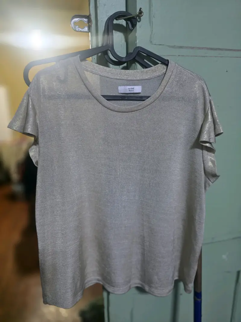 Polera Alaniz beige con volantes - 2