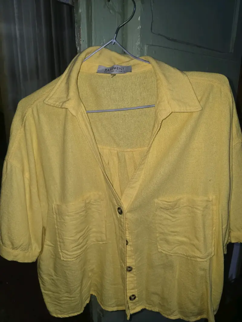 Blusa amarilla de lino Basement