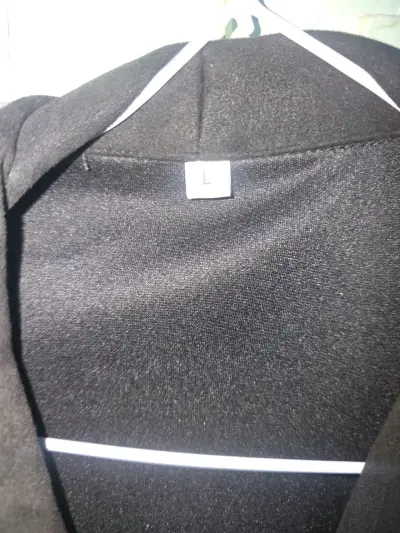 Chaqueta negra de mujer con cierre - miniatura 1