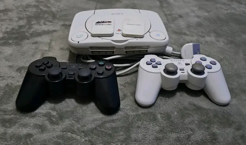 Consola Sony PS One con juegos y accesorios - 4