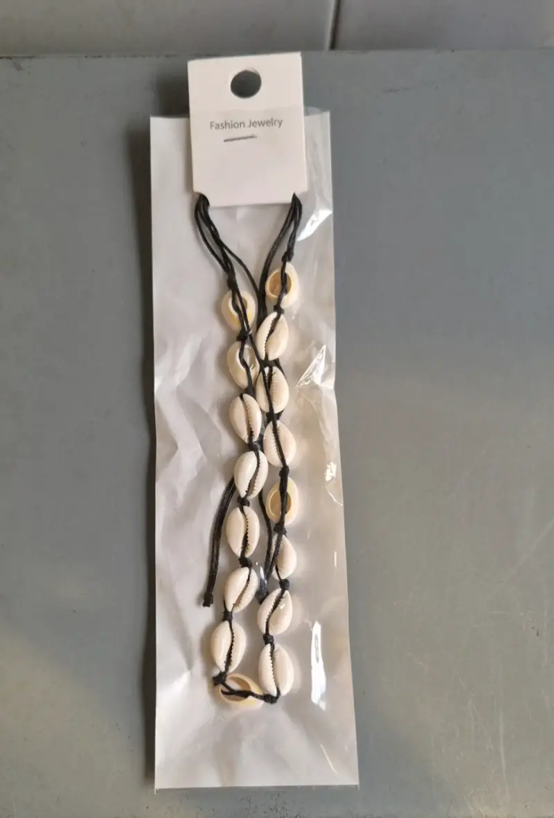 Collar de conchas ajustable