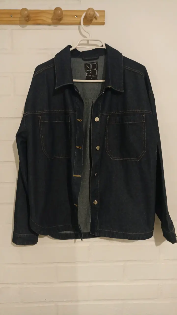 Chaqueta de mezclilla azul oscuro talla L hombre