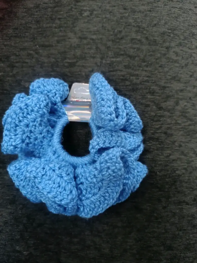 Colección de Scrunchies Tejidos a Mano - 3