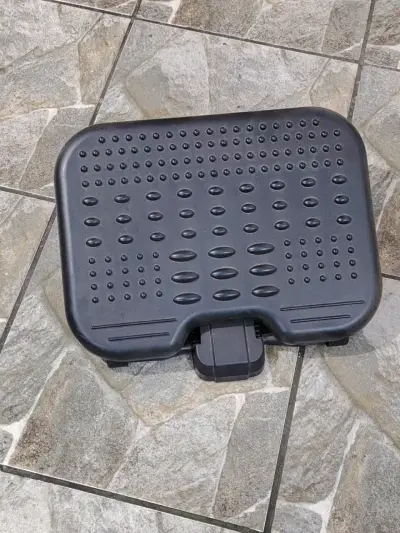 Reposapiés ergonómico ajustable negro - miniatura 1