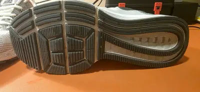 Zapatillas Nike Air Zoom Vomero 10 - Talla 42.5 (9 - miniatura 5