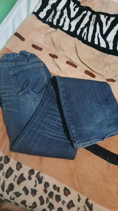 Jeans de mezclilla azul para mujer - miniatura 1