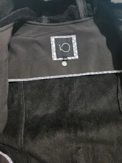 Abrigo negro con capucha para mujer talla 38 - miniatura 2